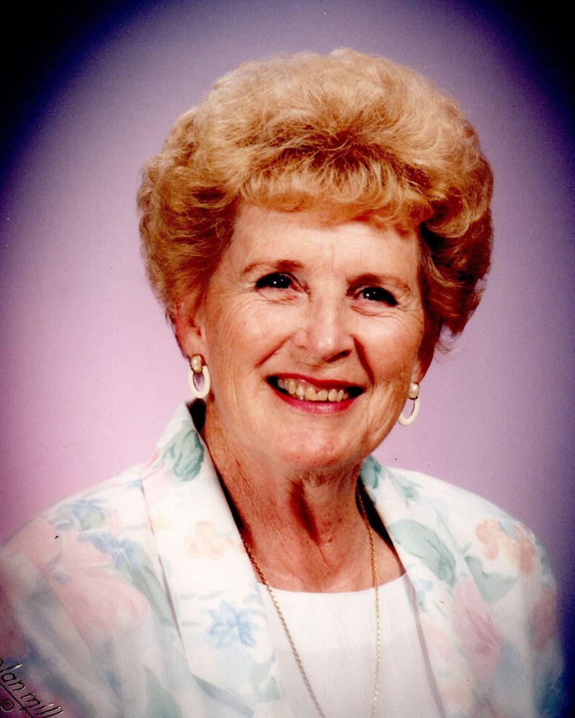 Daphne D Hull Profile Photo