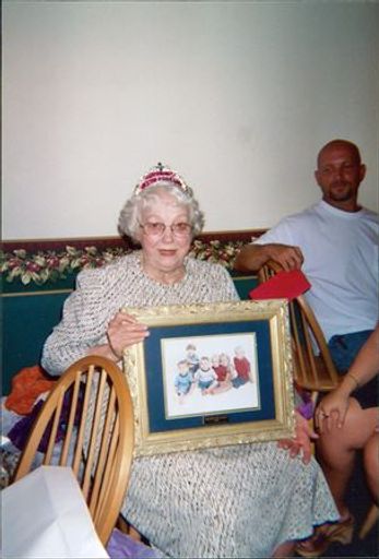 Hilda Jean Gillispie photo gallery thumbnail 34 of 109