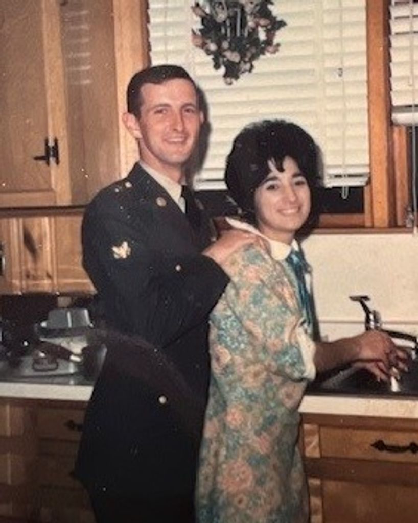 Rosemarie and Paul Davis Profile Photo