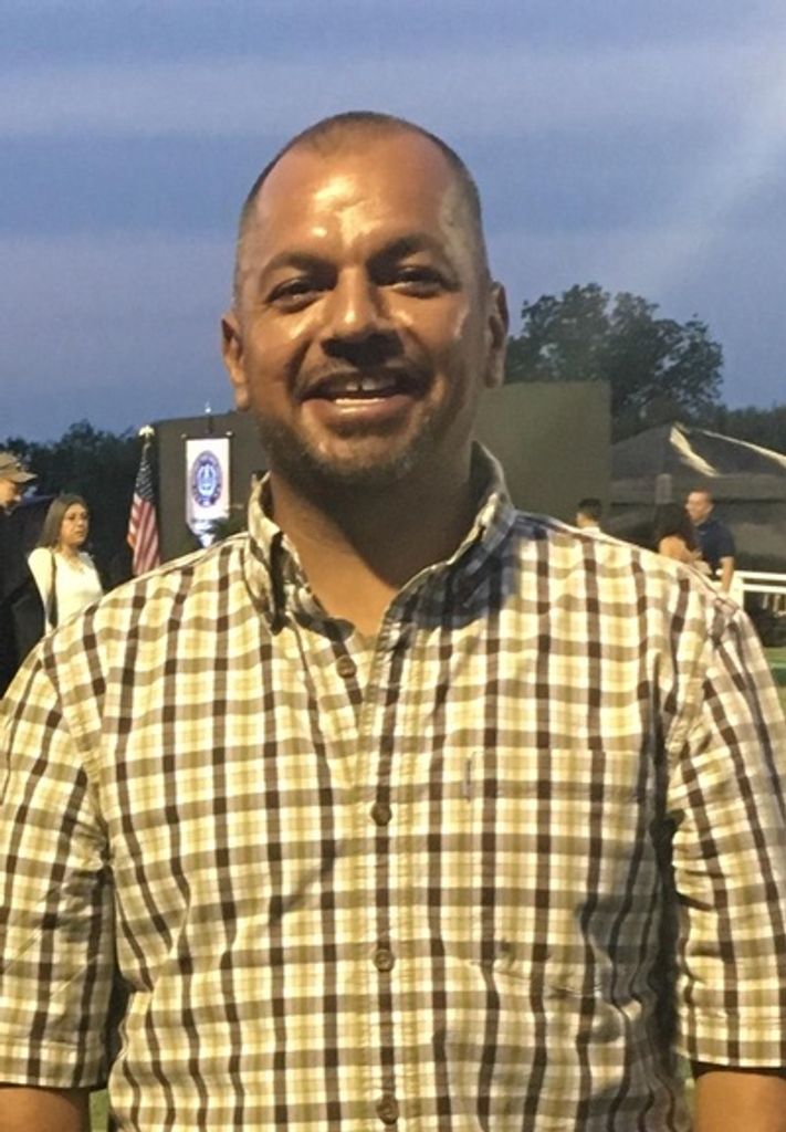 Roberto Teneyuca Profile Photo