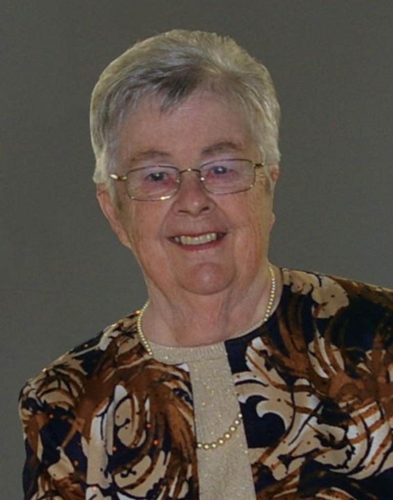 Emmy Lou Dennis  Profile Photo