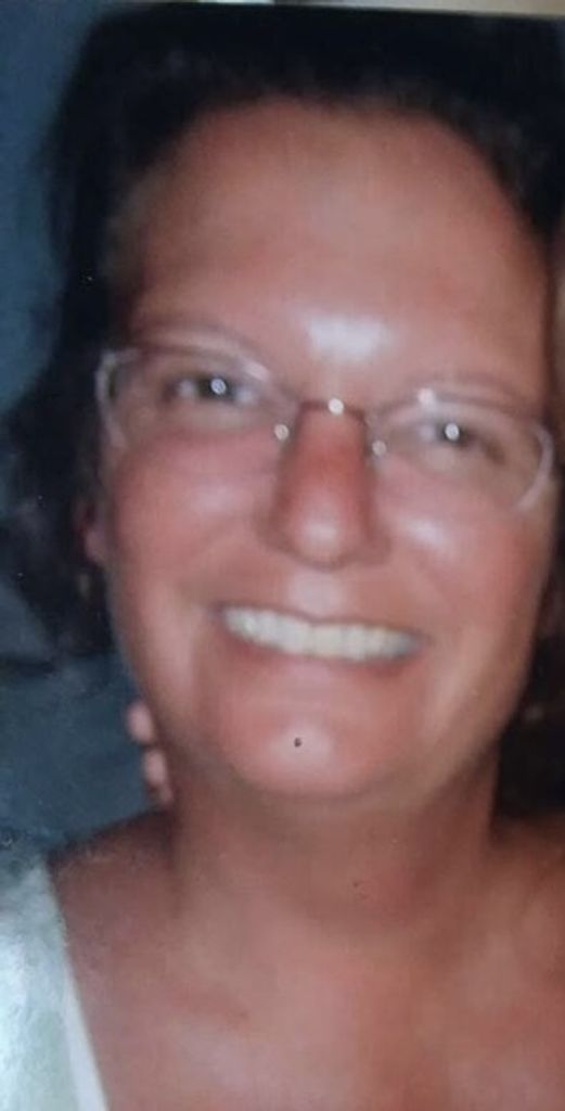 Karen M Cahal