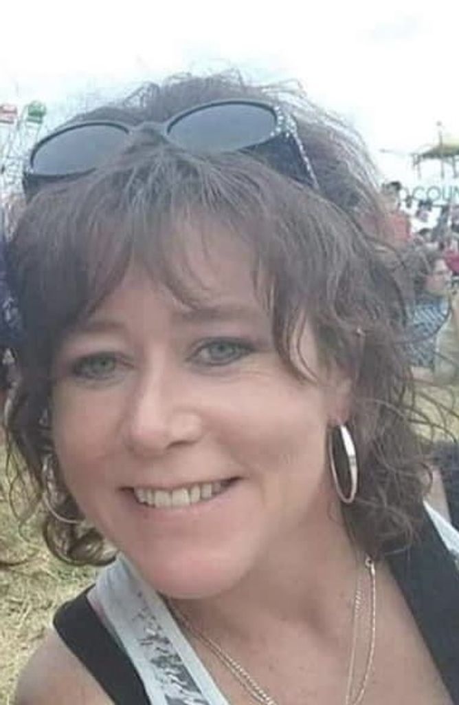Tina Marie (Ray)  Lambert