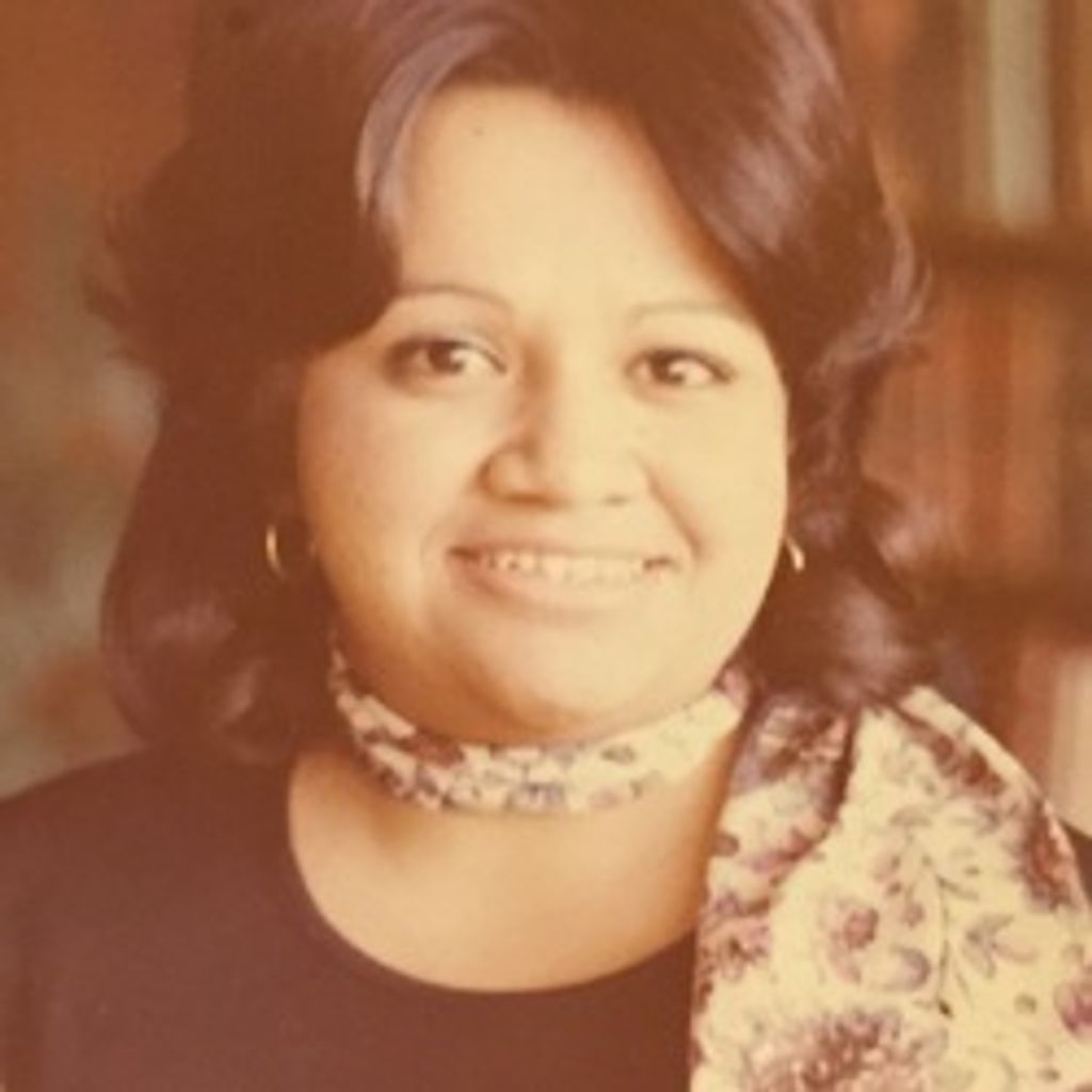 Juanita Flores