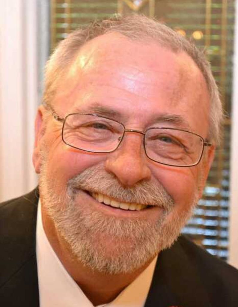 Manuel Maynard Holloway, Iii