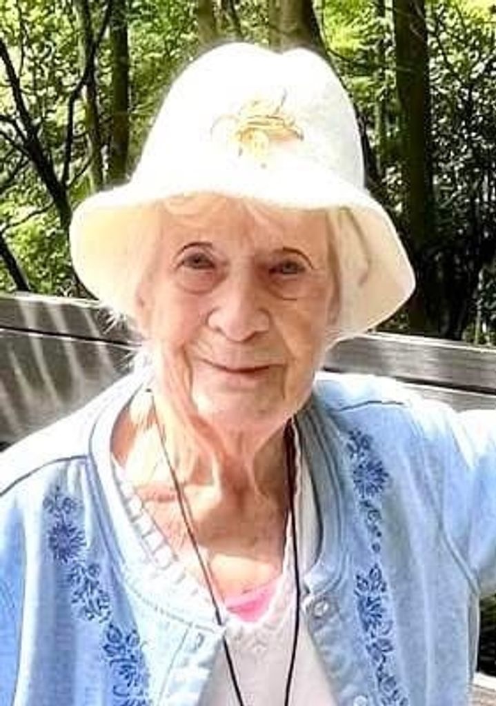 Caroline Paligo Profile Photo