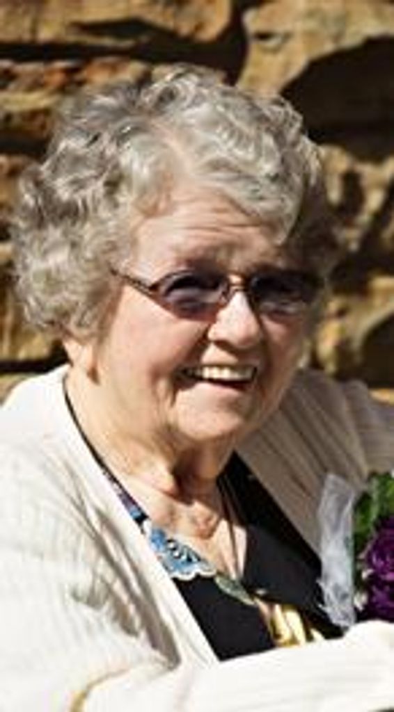 Elizabeth Richards Profile Photo