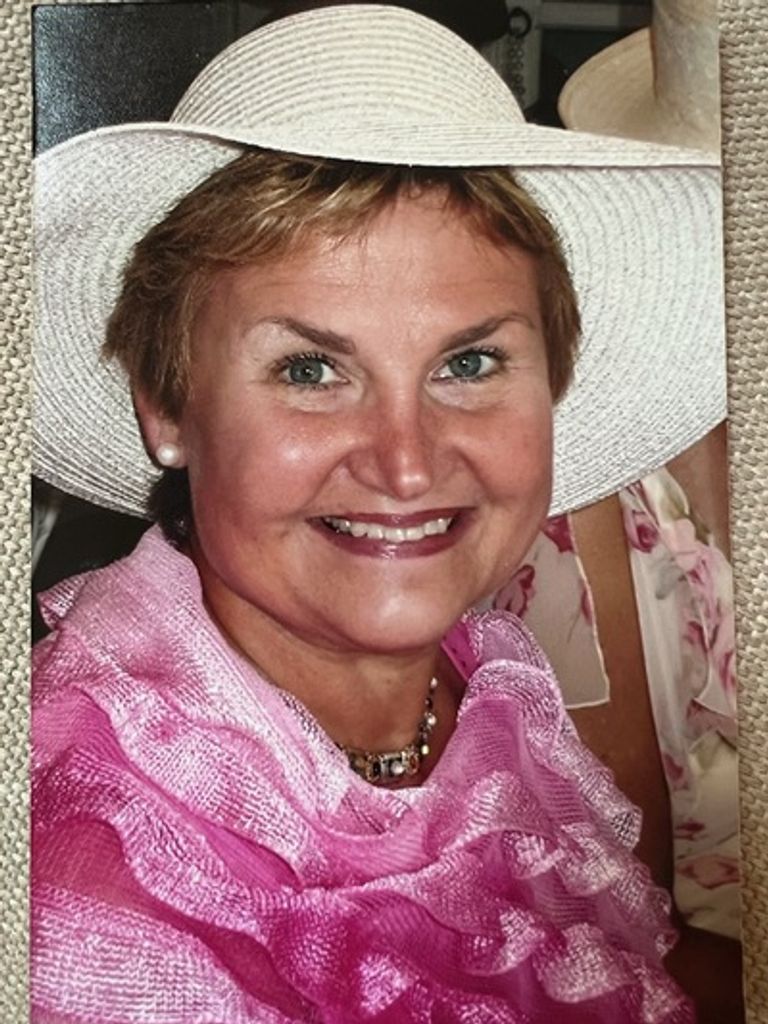 Karin Lynne Dorn Profile Photo