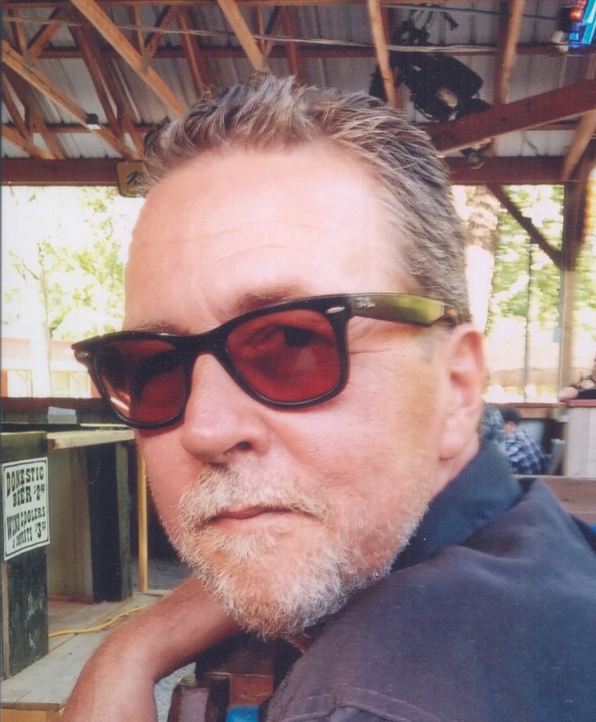 Everett Wayne Robinson