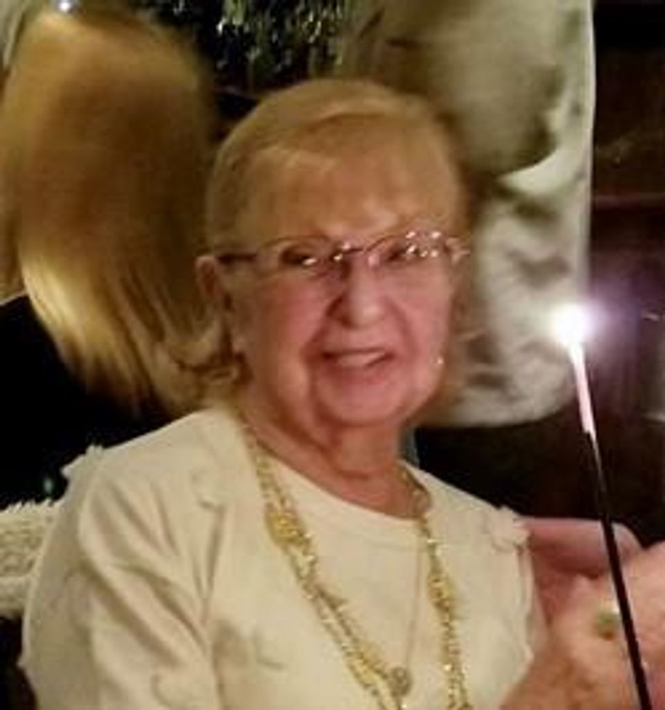SONIA SAXANOFF Profile Photo