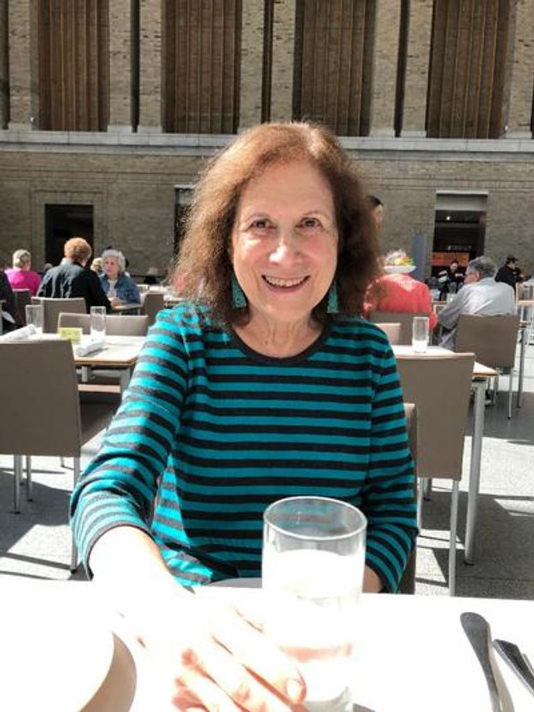 Rae Edelson Profile Photo