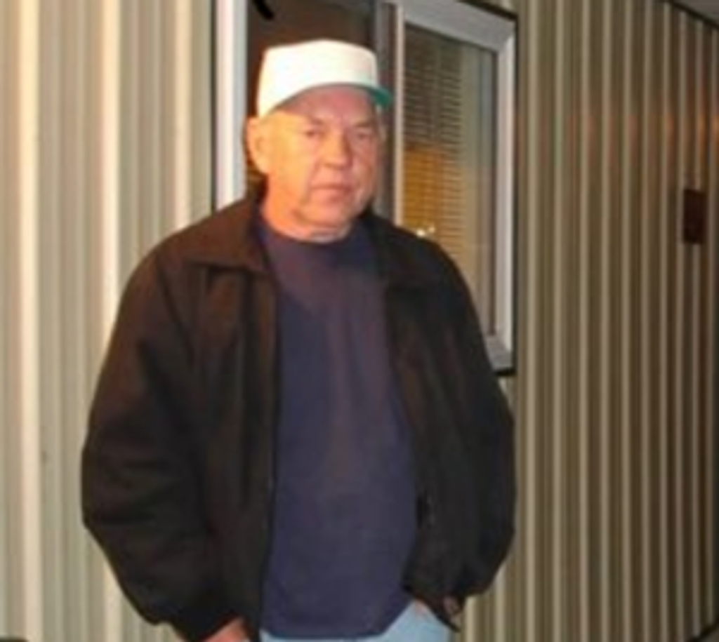 Johnnie J Lowe