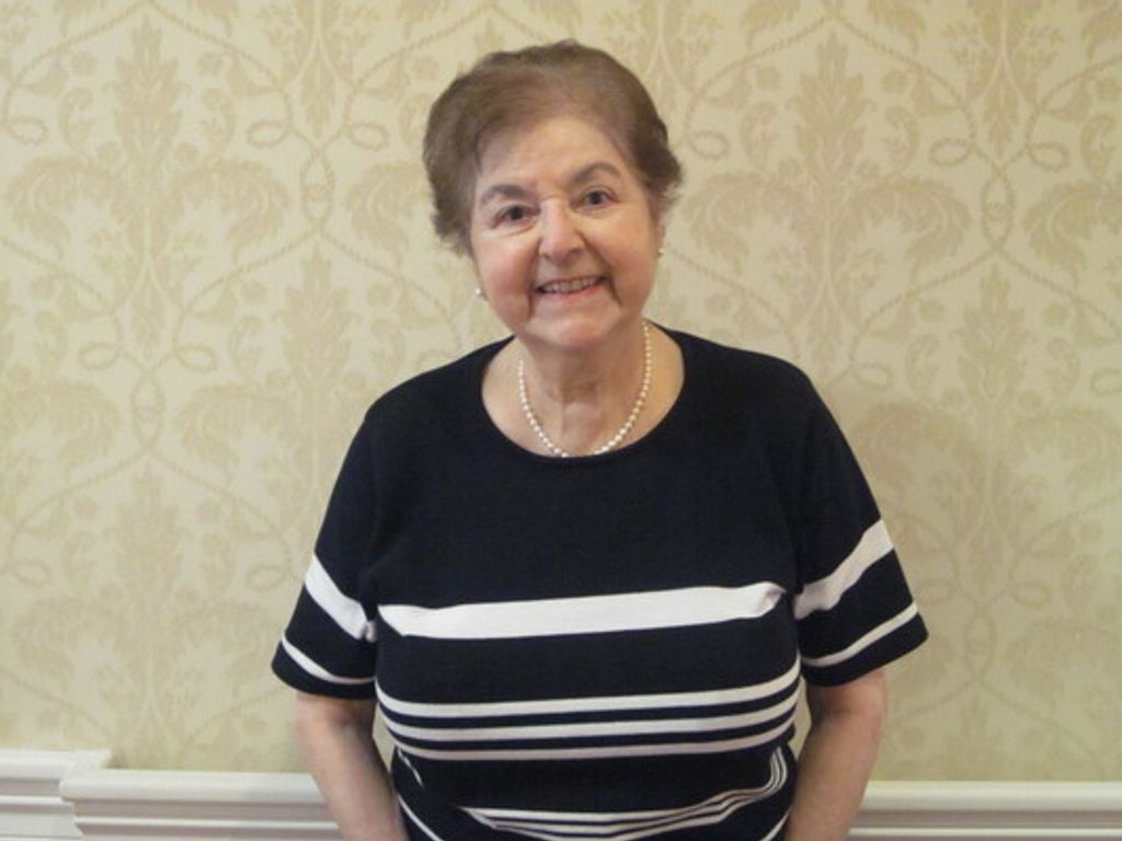 Flora Zeytoonian Profile Photo