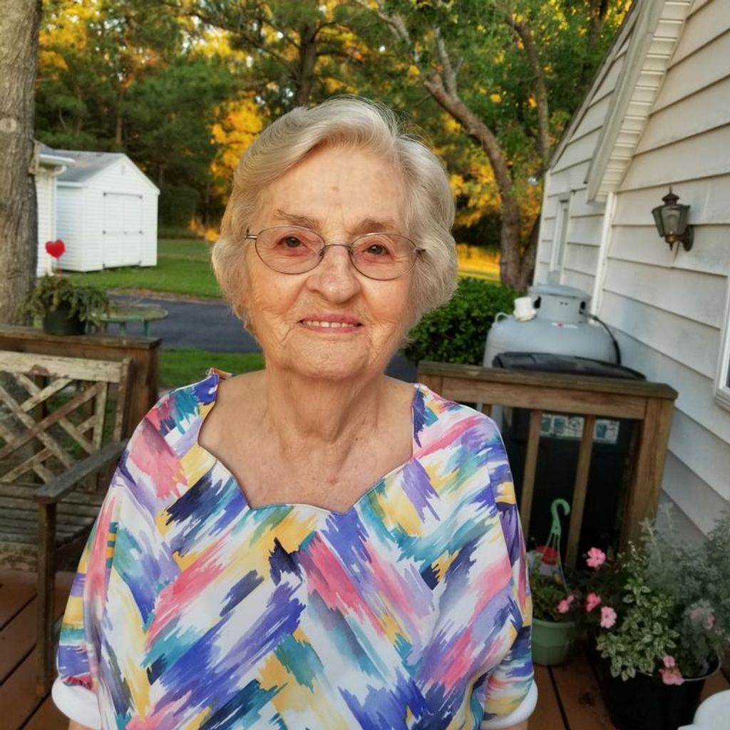 Suzanne Fay French - Spence Profile Photo