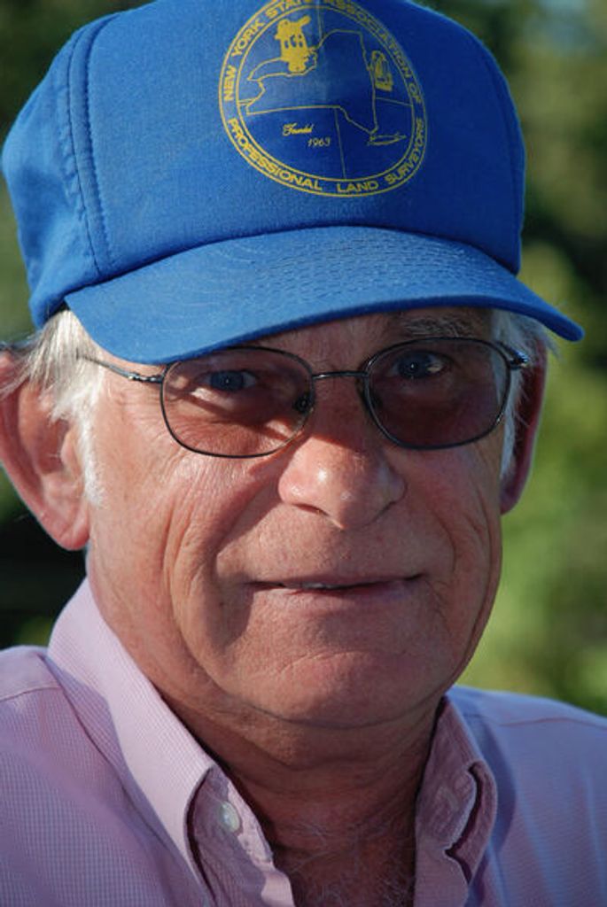 Dennis Michael Lowes Profile Photo