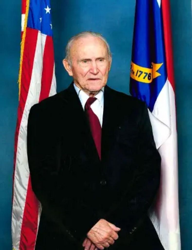 Robert Carl "Bob" Thomas Profile Photo