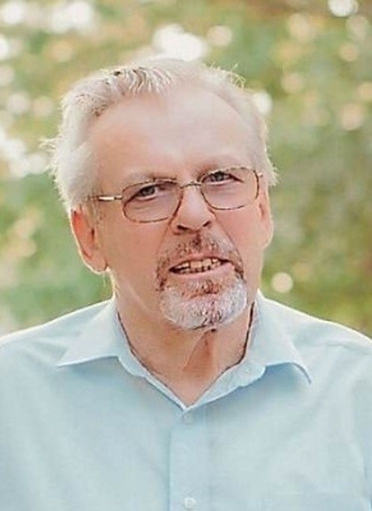 Robert Anschlowar Profile Photo