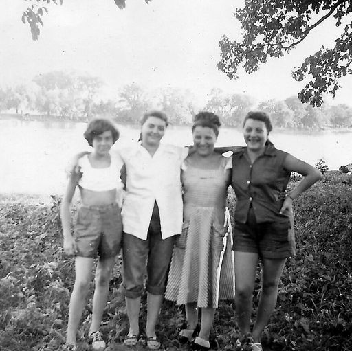 JoAnn Maddox photo gallery thumbnail 27 of 74