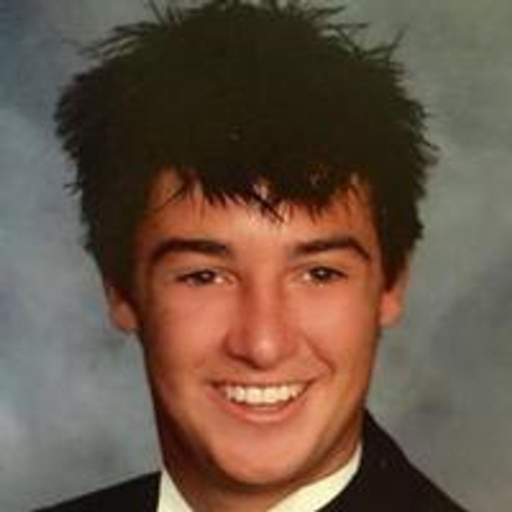 Alex Robert Kelly Profile Photo