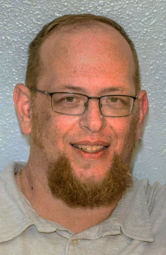 Ryan Leo Morris Profile Photo