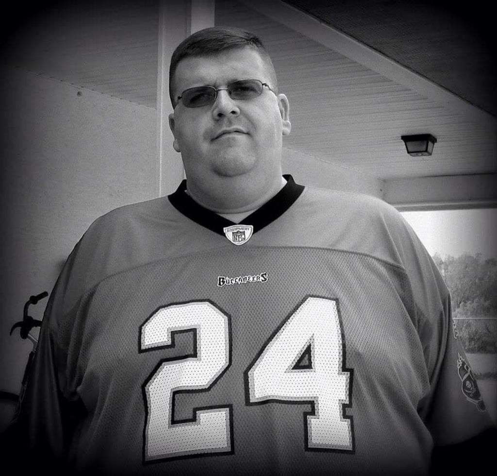 Daniel Lee Hill Profile Photo