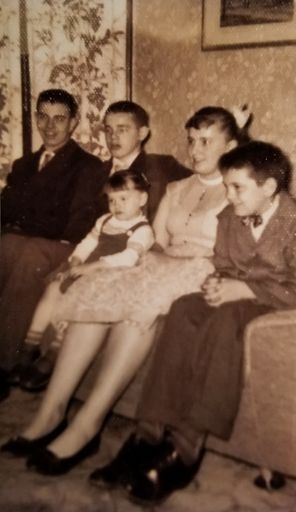 Linda Kay Davis photo gallery thumbnail 3 of 45