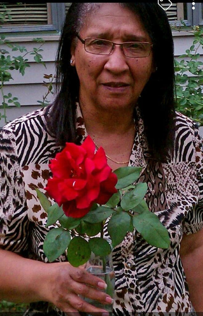 Maxzina Glover Clement Profile Photo
