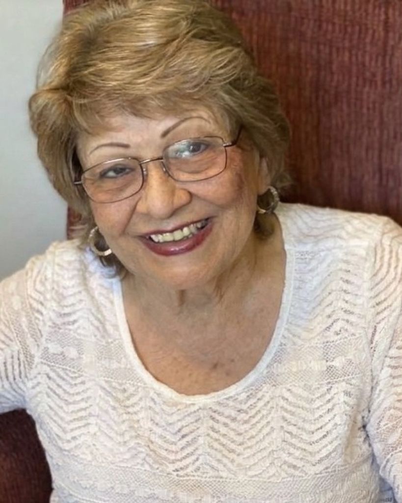 Beatrice "Bea" de Luna Ahrendt Profile Photo