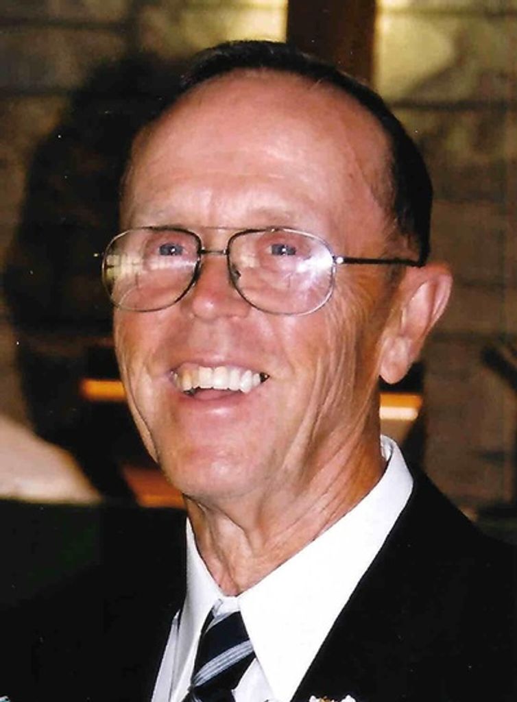 Wayne L. Hetelle Profile Photo
