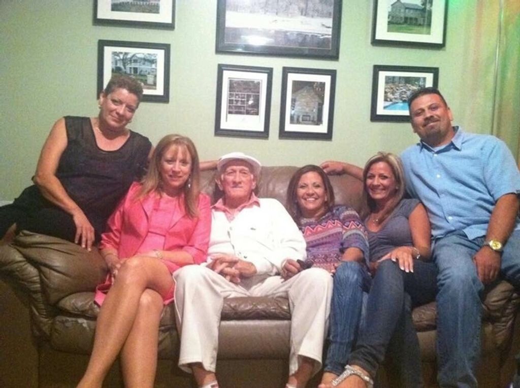 Hector Luis Velazquez Profile Photo