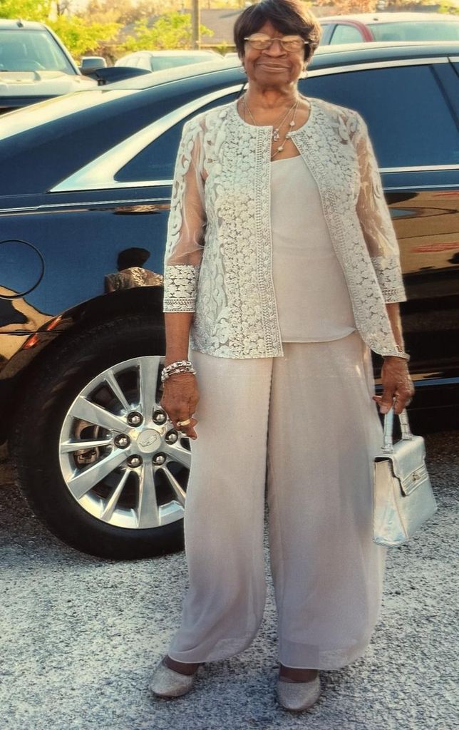 Mrs. Rumella V. Hamilton Profile Photo