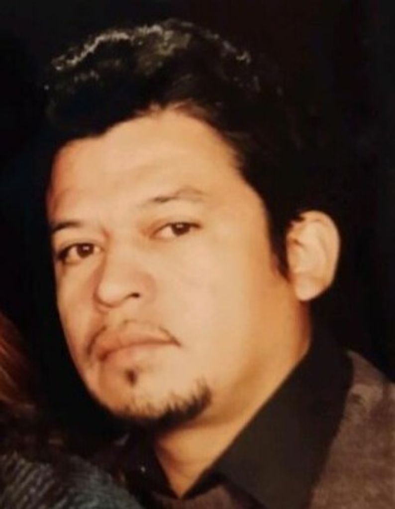 Robert Villalpando Senior Profile Photo