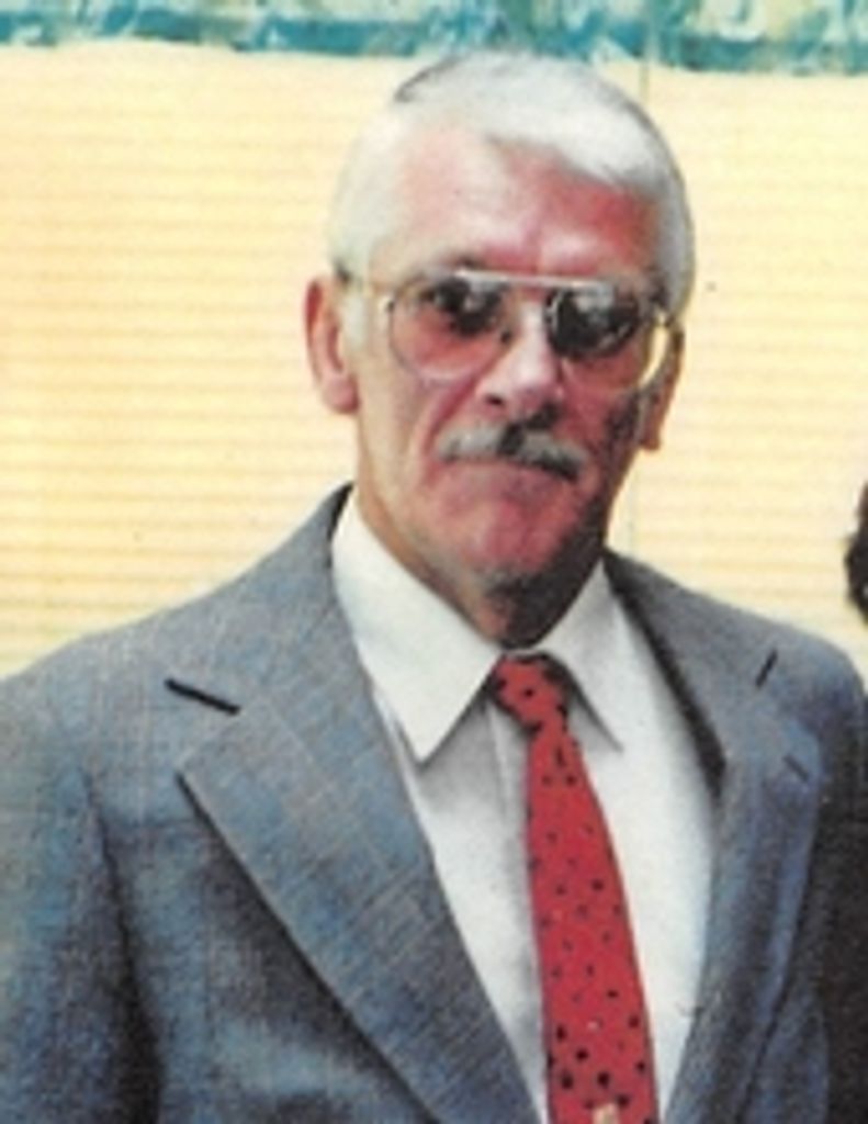 Thomas E Schluter