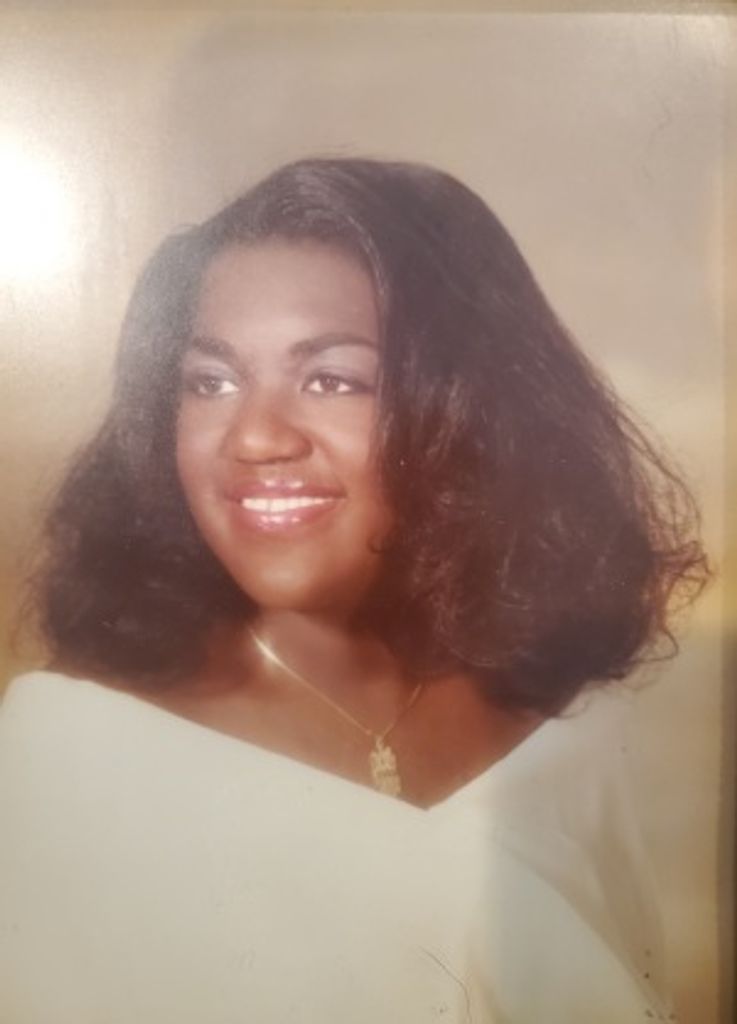 Andrea Patricia (Renaud)  Approbato Profile Photo