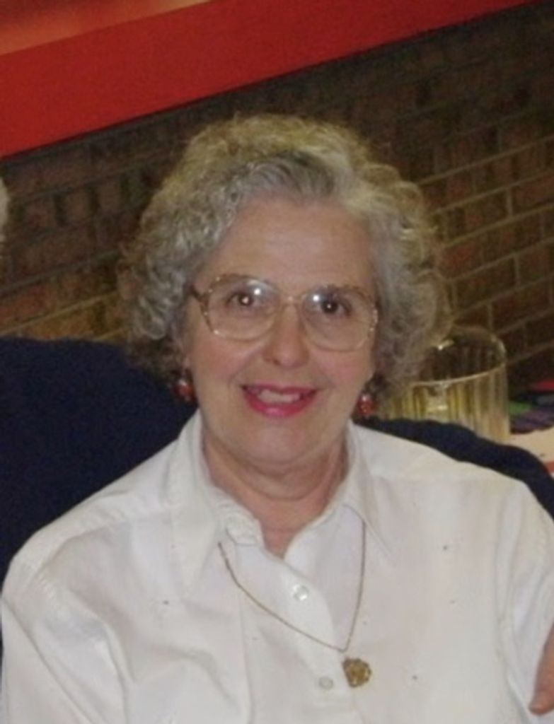 Lola Donatucci Profile Photo