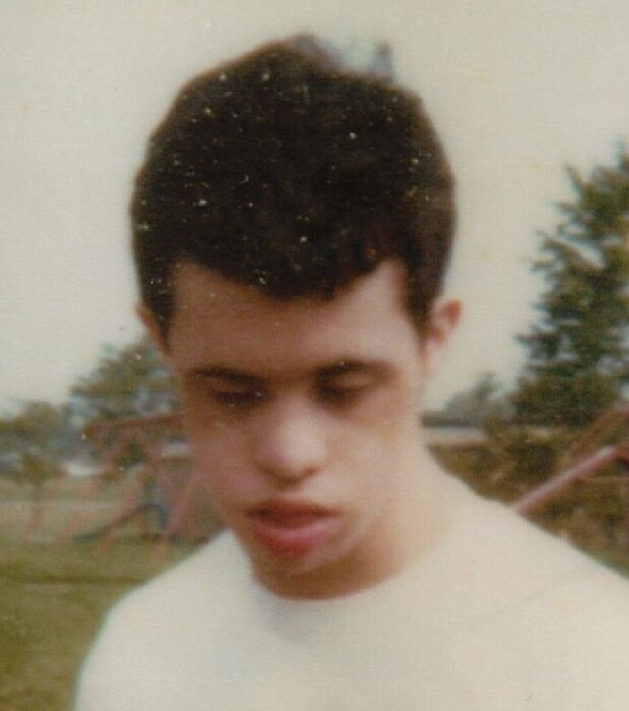 Jose L Flores