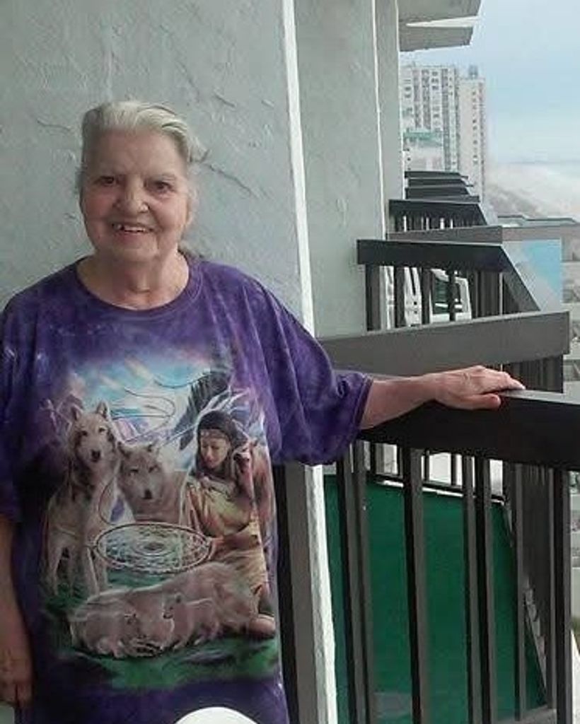 Carol Ann Souza Profile Photo