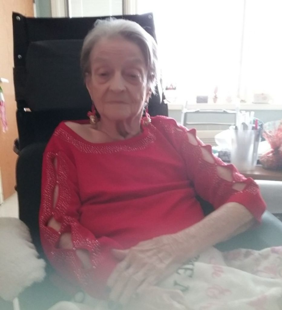 Margaret Louise "Peggy" Bladen