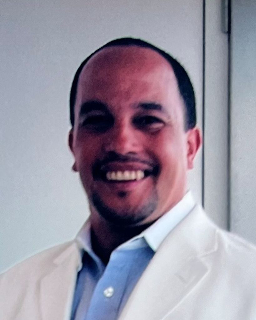 Carlos E. Figueroa Profile Photo