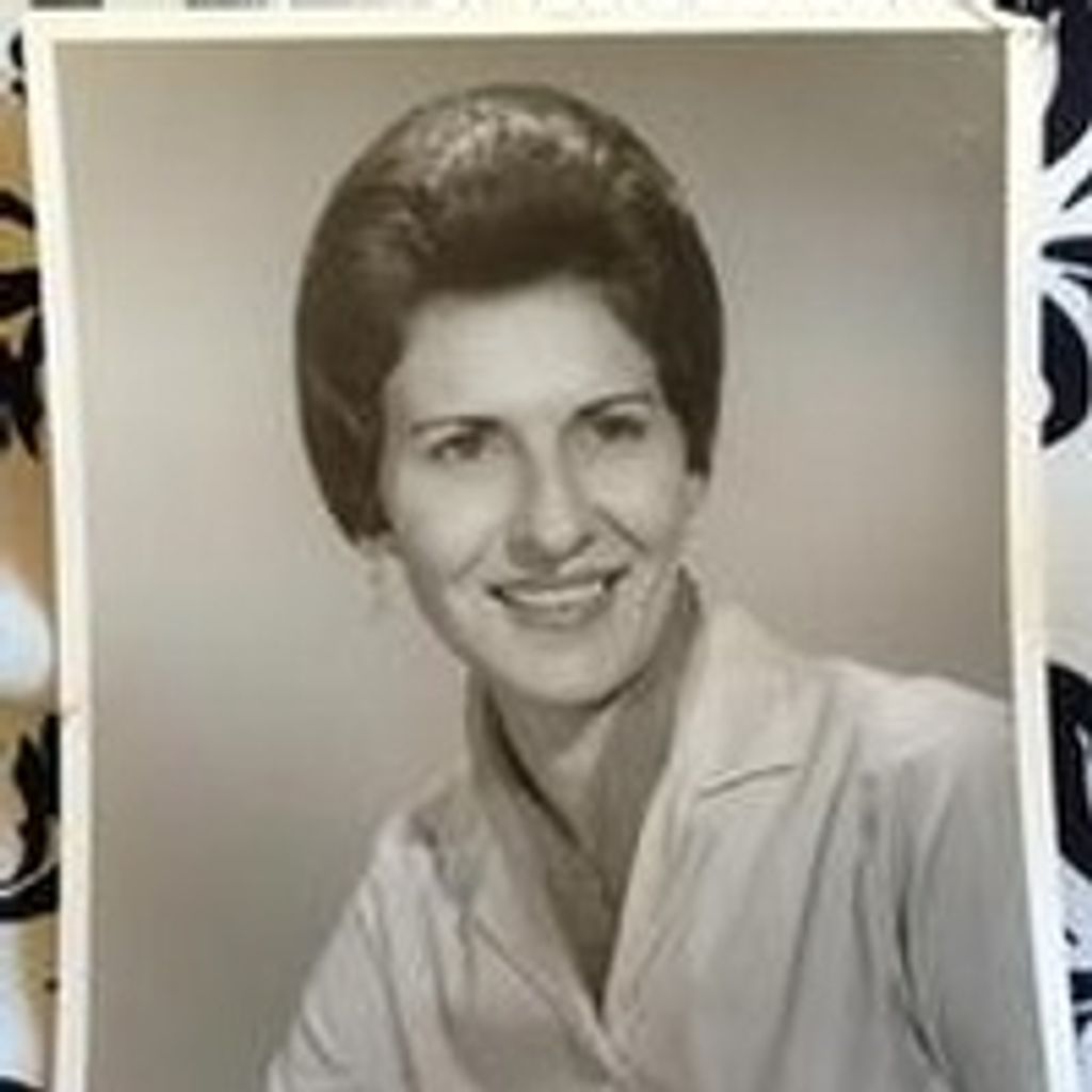 Lona Hooten