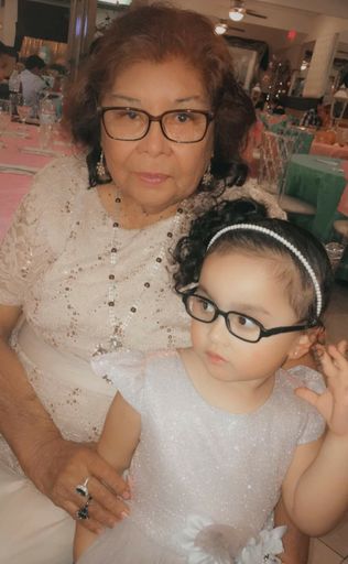 Isidra Alfaro photo gallery thumbnail 23 of 115