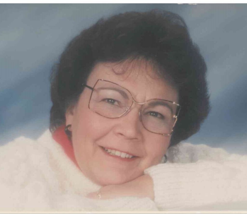 Sandra E (Hutchings)  Engelhart