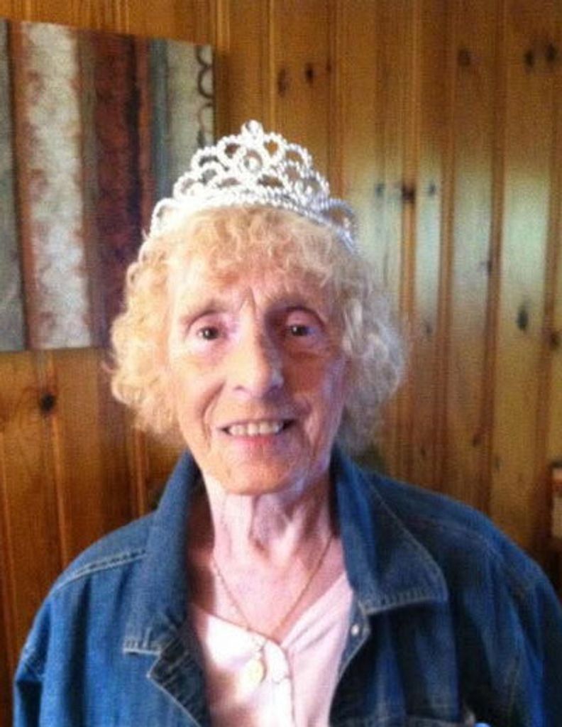 Gertrude A. (Mika)  Greco