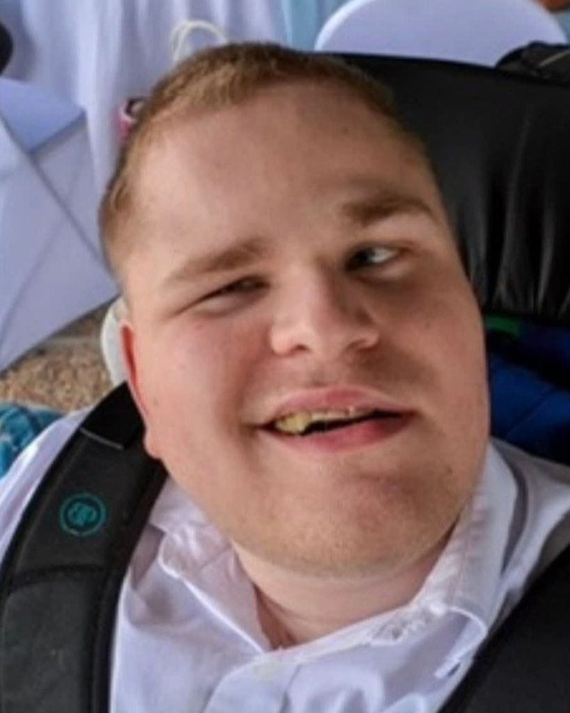 Cameron Robert Thornton