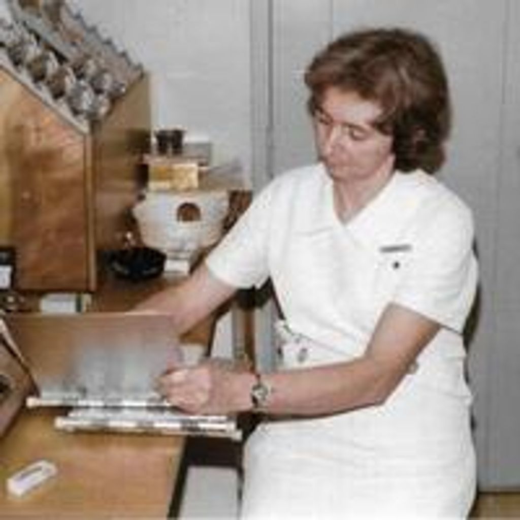 Elizabeth Tofono Barker