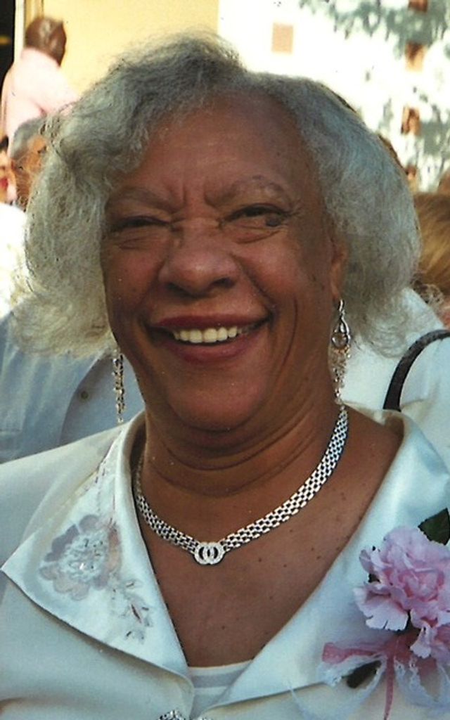 Annie Mullinex Profile Photo