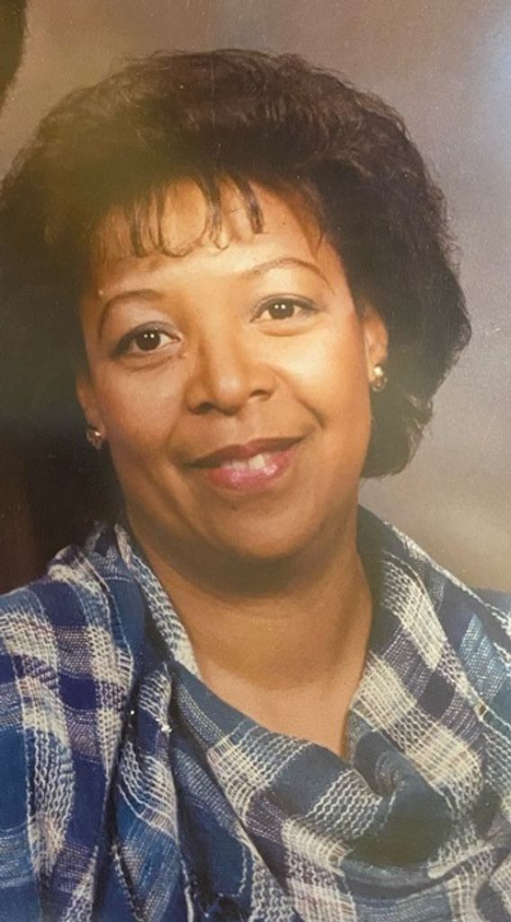 Elizabeth Ann Thompson Holmes Profile Photo