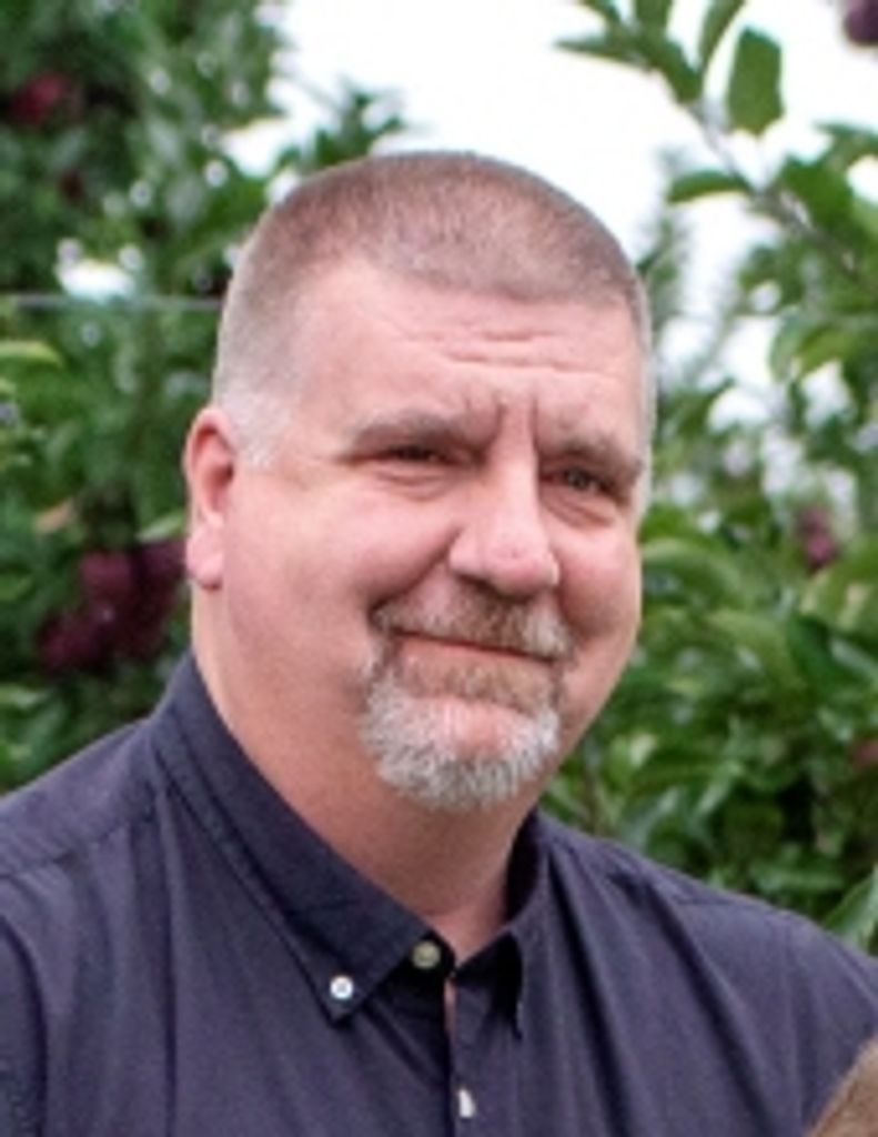 Scott    E.   Gladding