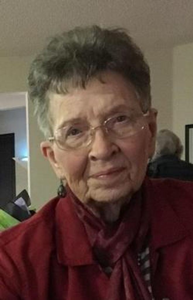 Betty Tomanec Profile Photo