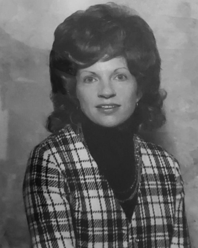 Evalena "Evie" Siminiak